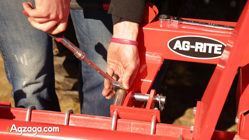 Ag-Rite quick hitch being installed 